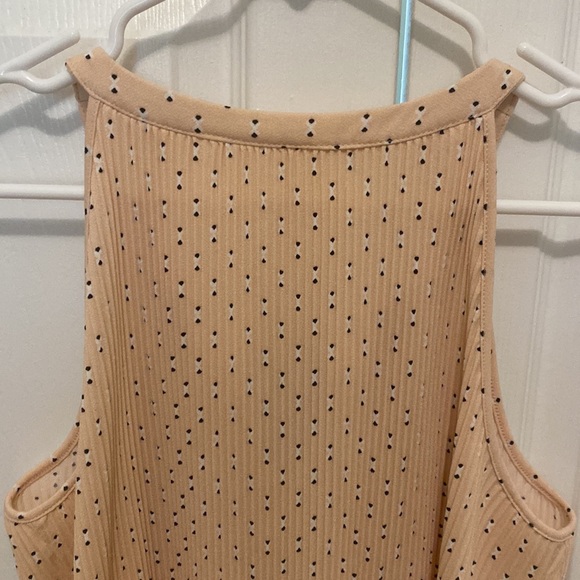 Cream colored blouse - Picture 9 of 10